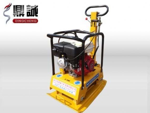 點(diǎn)擊查看詳細(xì)信息<br>標(biāo)題：雙向振動(dòng)平板夯 閱讀次數(shù)：13833