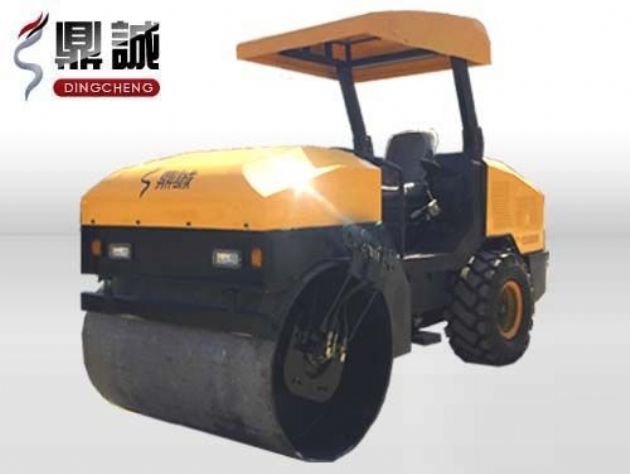 點(diǎn)擊查看詳細(xì)信息<br>標(biāo)題：4噸單鋼輪振動(dòng)壓路機(jī) 閱讀次數(shù)：14136