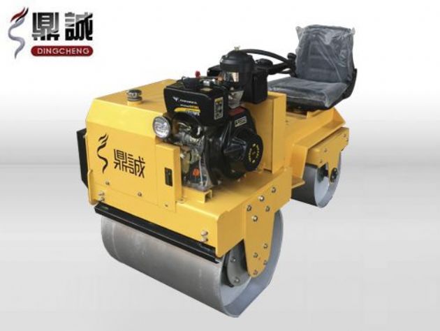 點(diǎn)擊查看詳細(xì)信息<br>標(biāo)題：DC850C座駕式壓路機(jī) 閱讀次數(shù)：15889